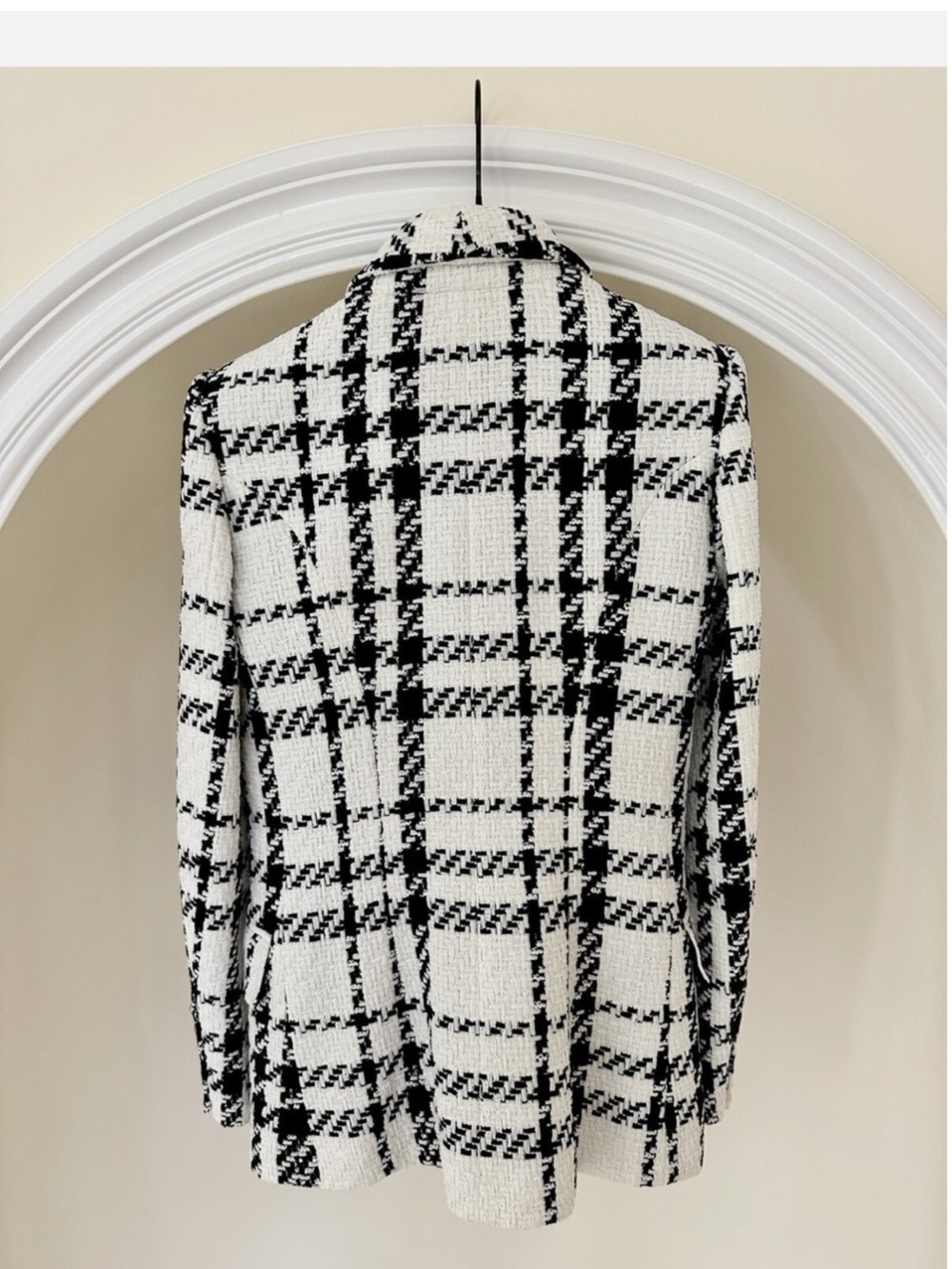 Black & White Plaid Tweed Women's Blazer worn only once - Picture 4 of 8